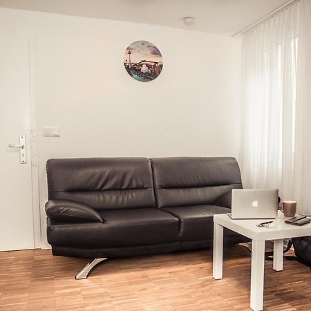 Altstadt Apartment Alisa デュッセルドルフ エクステリア 写真